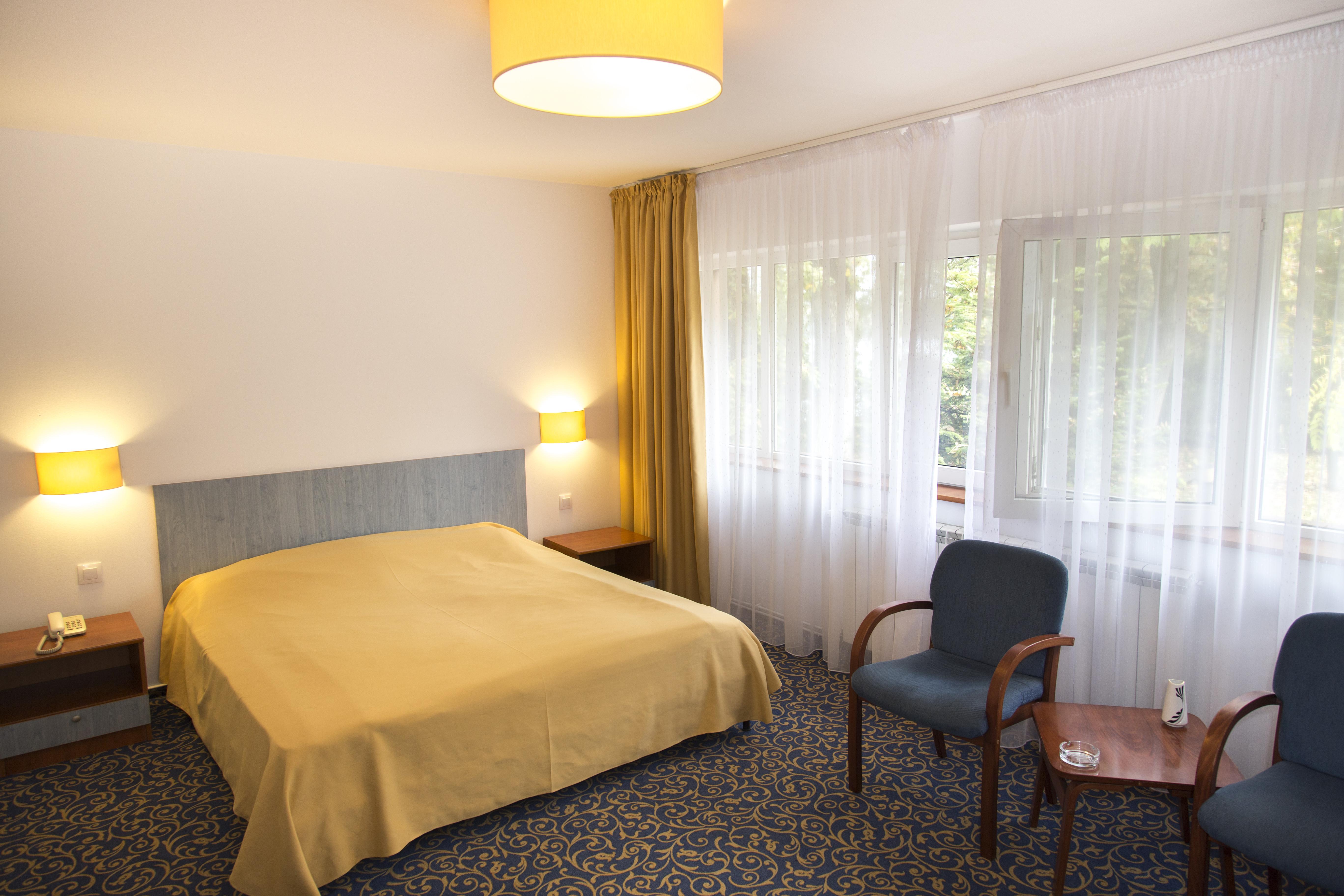 โฮเต็ล เฮราสทรอ Hotel บูคาเรสต์ ภายนอก รูปภาพ