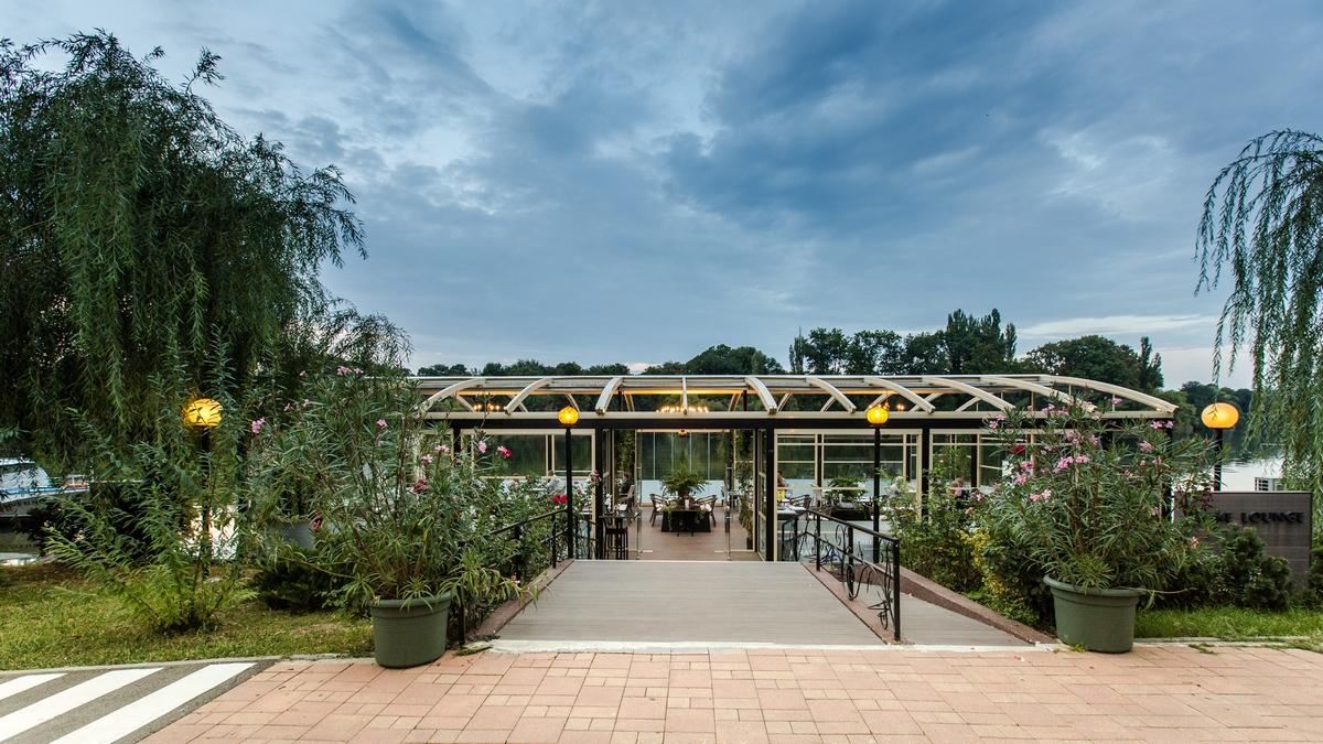 โฮเต็ล เฮราสทรอ Hotel บูคาเรสต์ ภายนอก รูปภาพ