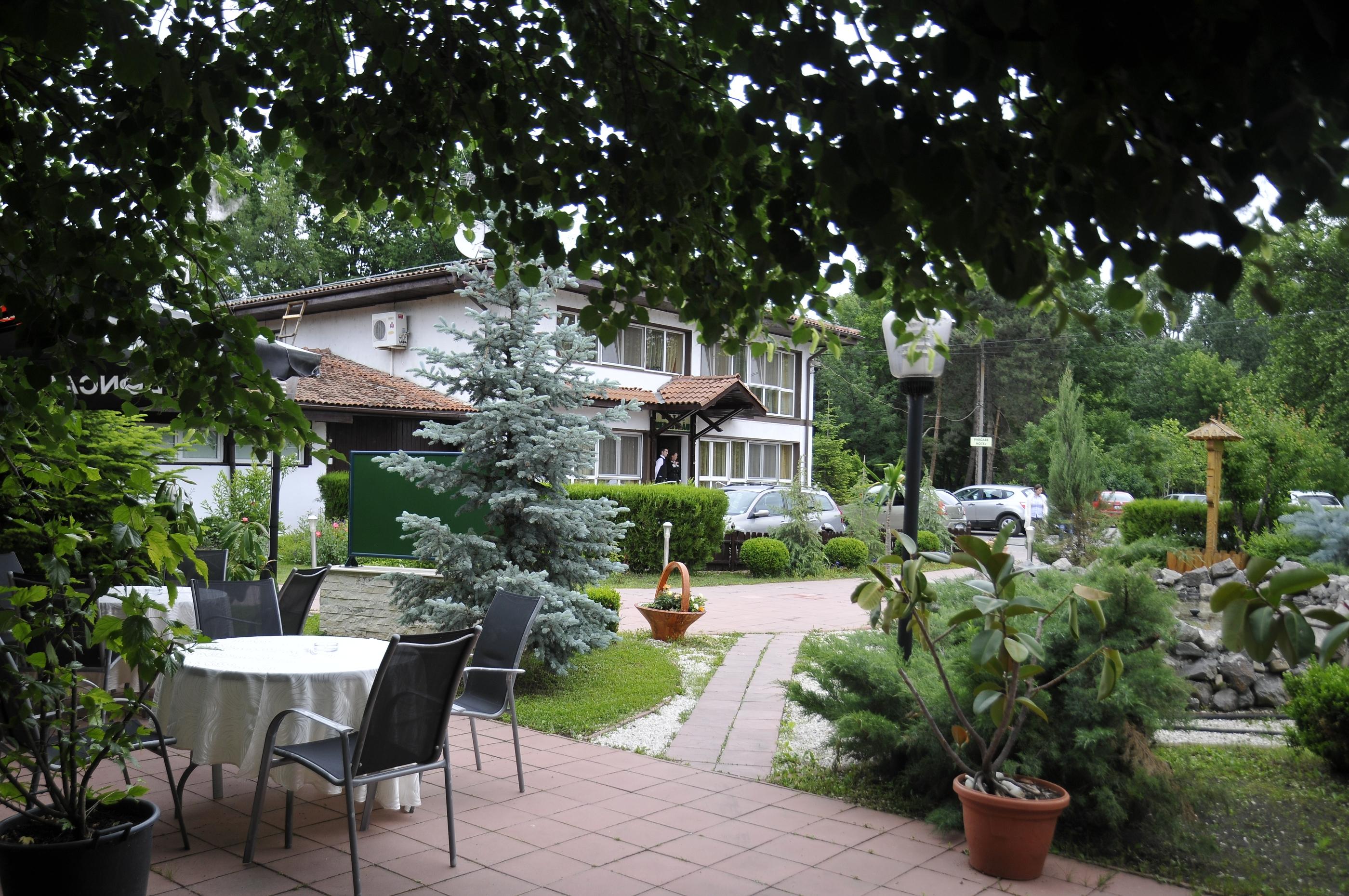 โฮเต็ล เฮราสทรอ Hotel บูคาเรสต์ ภายนอก รูปภาพ