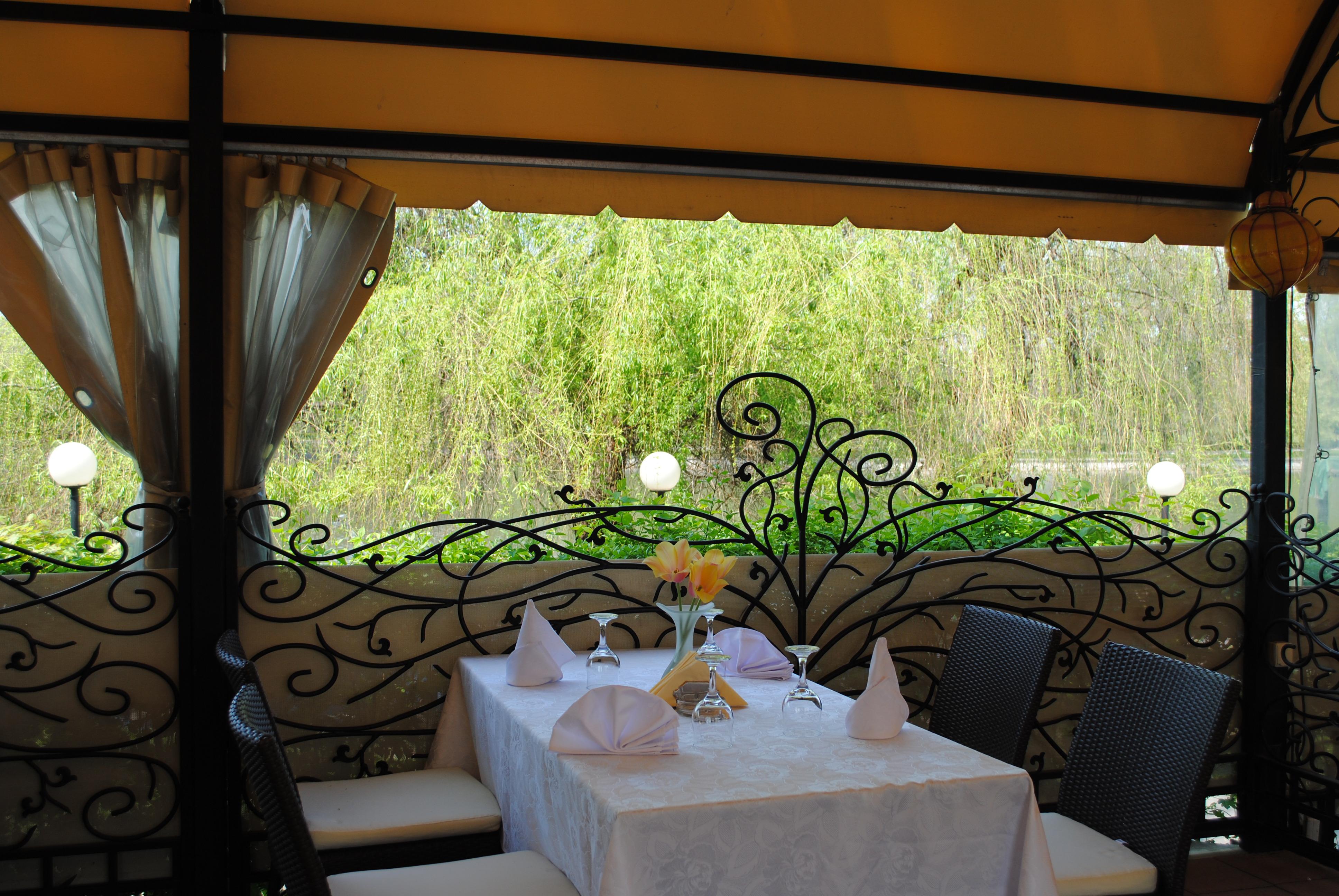 โฮเต็ล เฮราสทรอ Hotel บูคาเรสต์ ภายนอก รูปภาพ